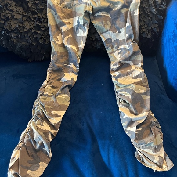 Camouflage Jeans by Viggos! - Picture 4 of 9